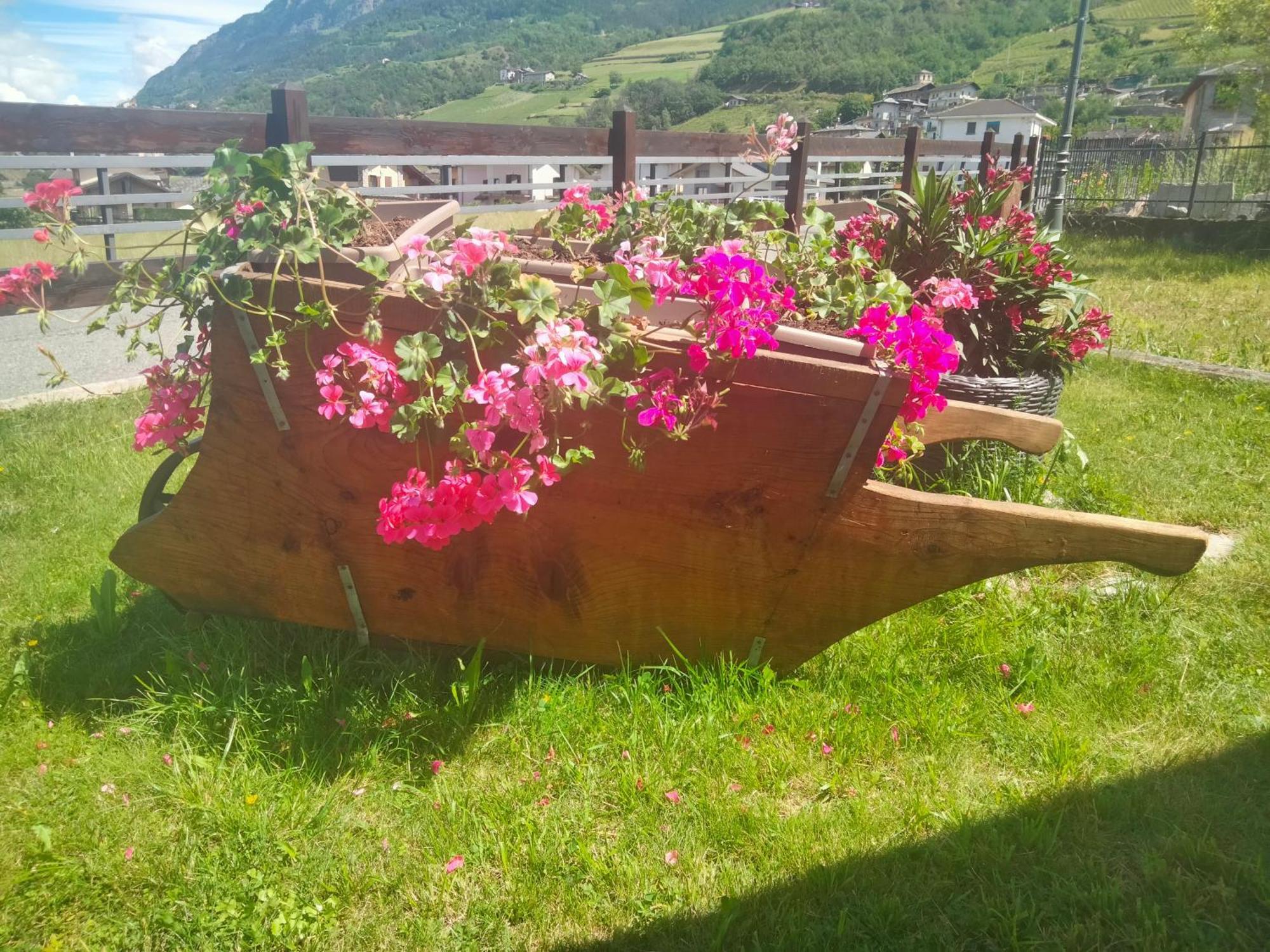 Appartamento Signorile Con Giardino Аоста Екстер'єр фото