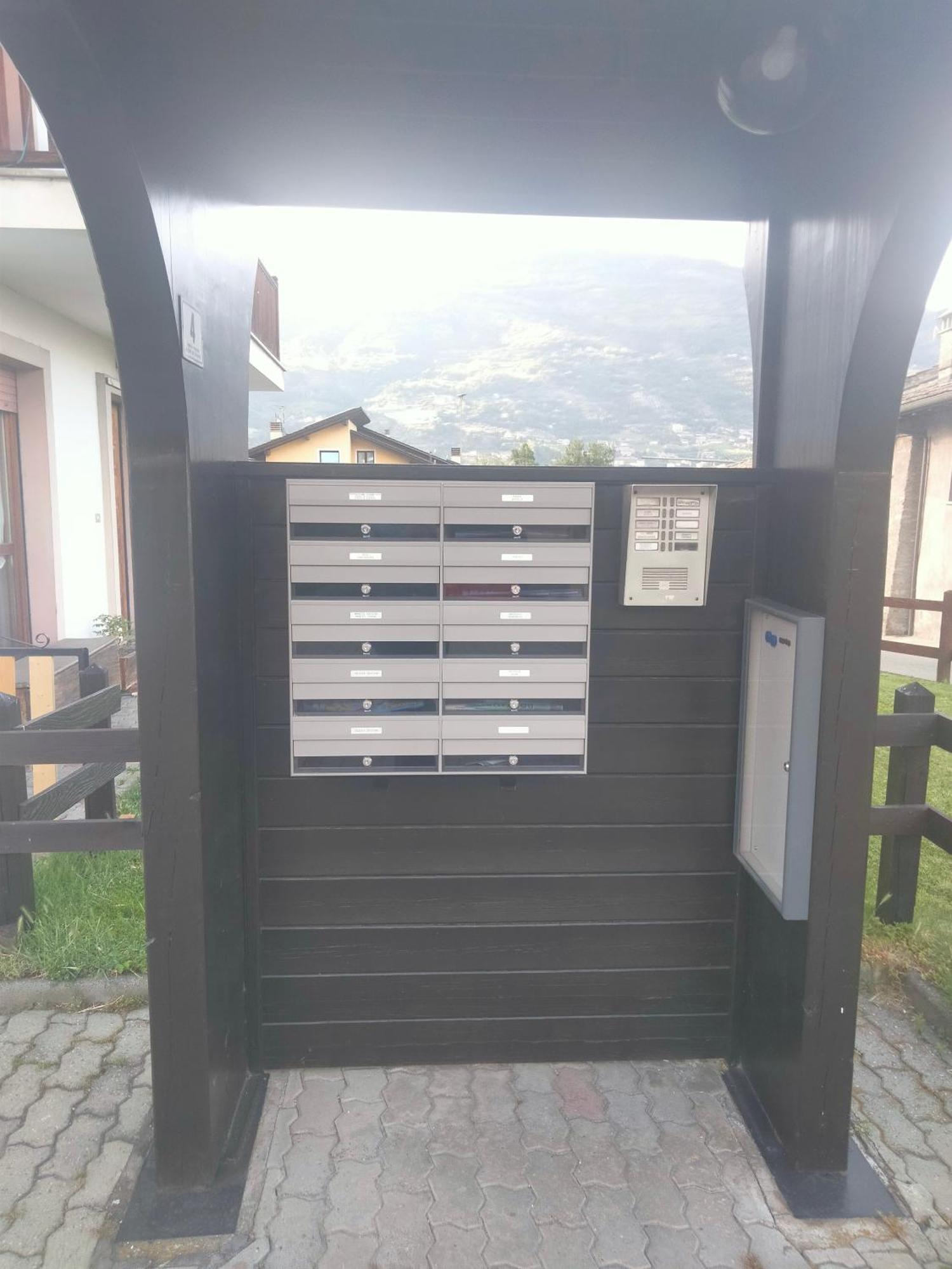 Appartamento Signorile Con Giardino Аоста Екстер'єр фото